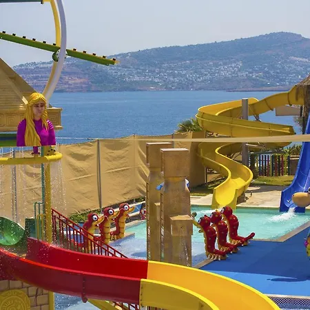 The Qasr Bodrum Halal & Resort *